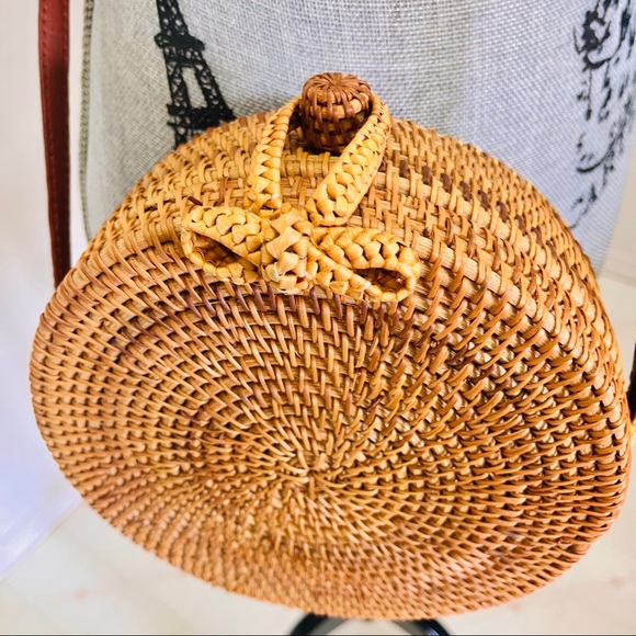 Handwoven Round Rattan Sling/Shoulder Bag - Picture 2 of 10